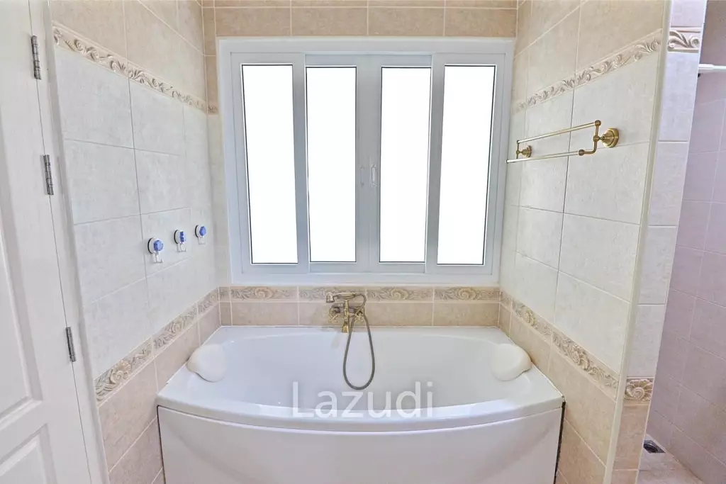 House With Private Swimming Pool for Rent