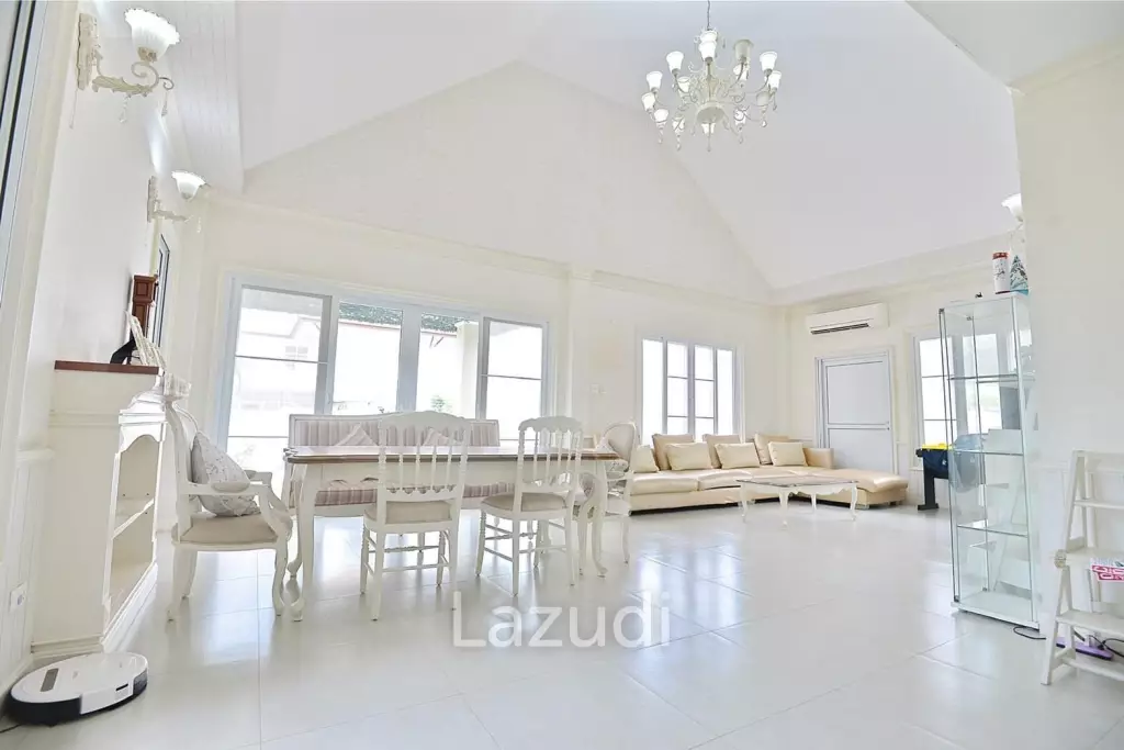 House With Private Swimming Pool for Rent