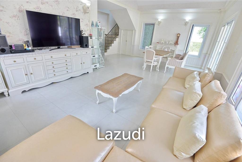 House With Private Swimming Pool for Rent