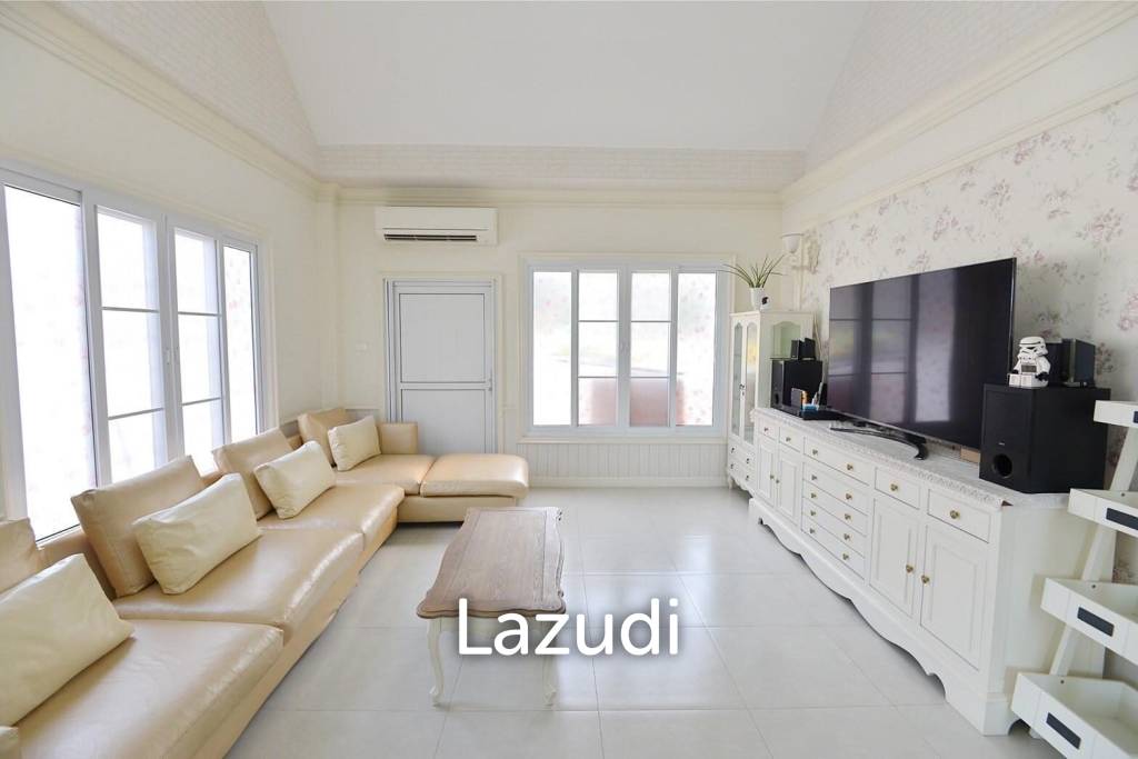 House With Private Swimming Pool for Rent