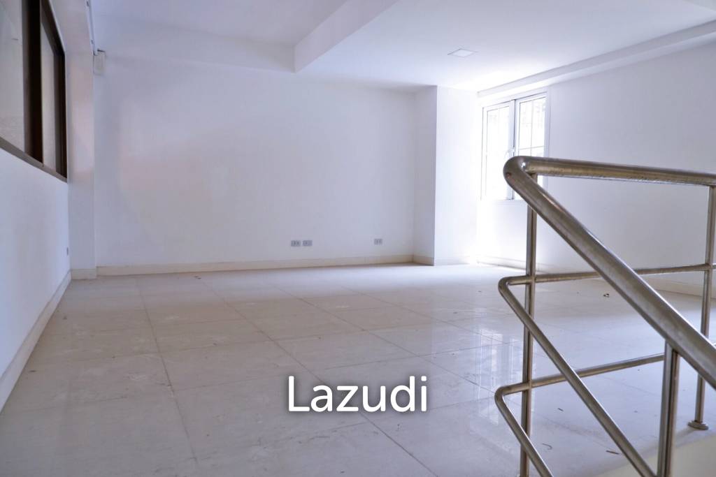 Shophouse for Sale in Thappara Area