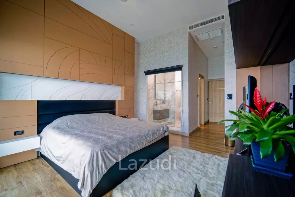 Executive Penthouse for Sale in The Palm