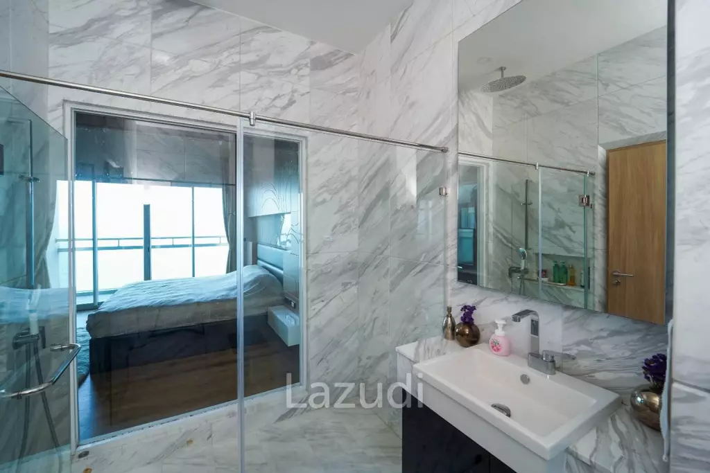Executive Penthouse for Sale in The Palm
