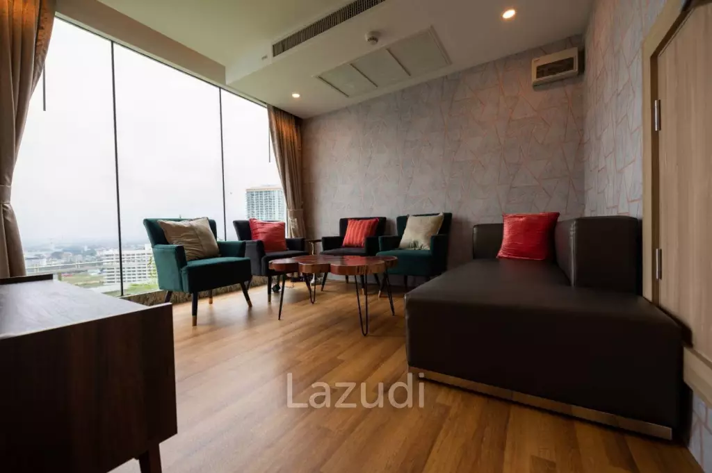 Executive Penthouse for Sale in The Palm