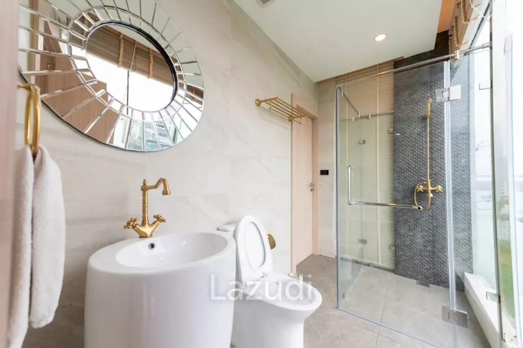 Executive Penthouse for Sale in The Palm