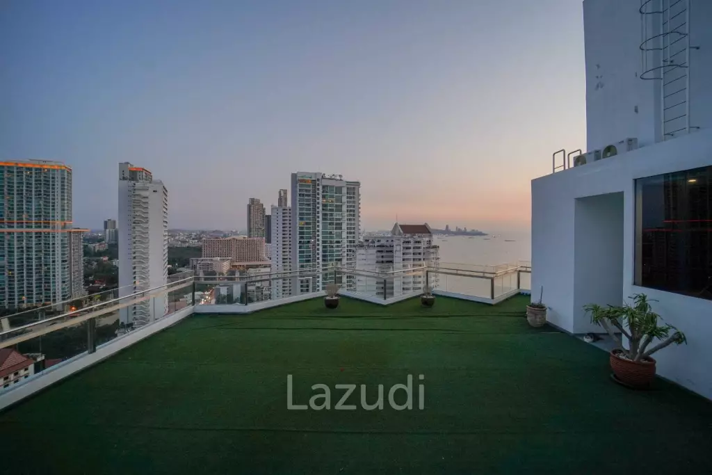 Executive Penthouse for Sale in The Palm