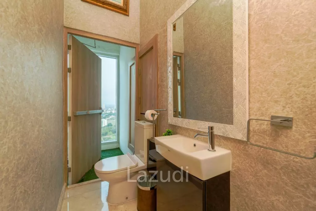 Executive Penthouse for Sale in The Palm