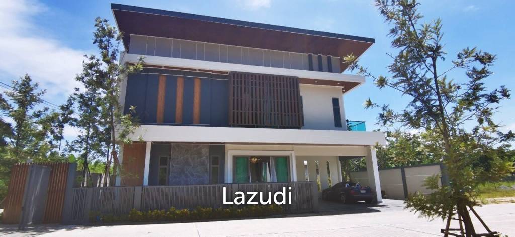 Private Pool Villa in Mabprachan for Sale