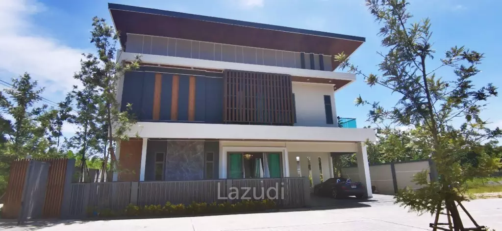 Private Pool Villa in Mabprachan for Sale