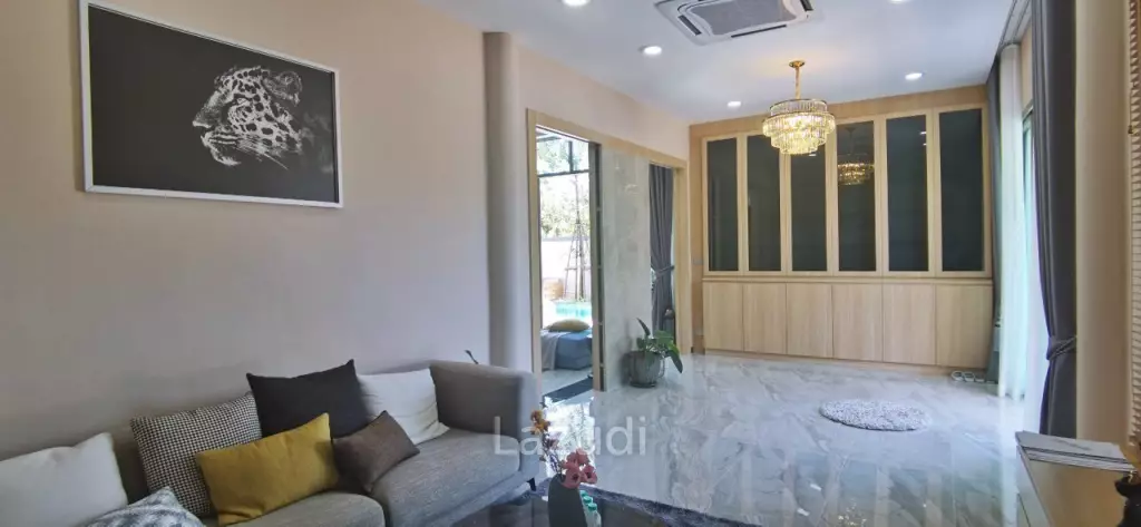 Private Pool Villa in Mabprachan for Sale
