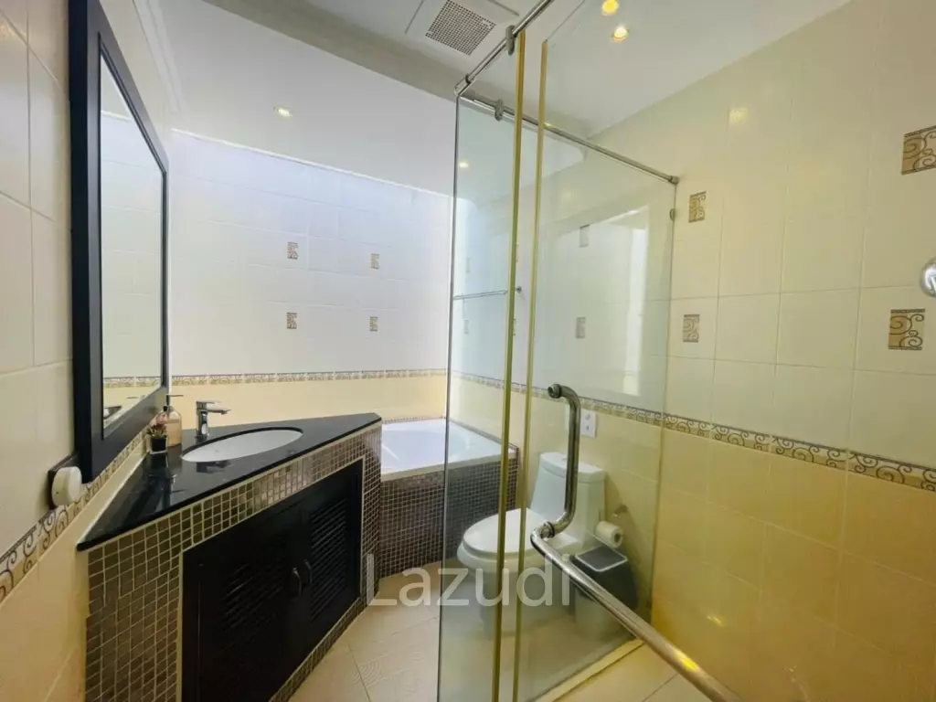Modern Design Single House Pool Villa for Sale