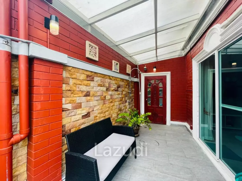 5 Bed Pattaya Pool Villa  for Sale