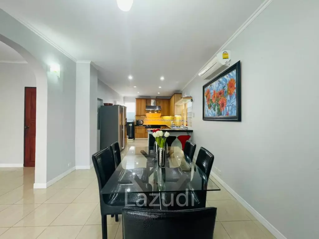 5 Bed Pattaya Pool Villa  for Sale