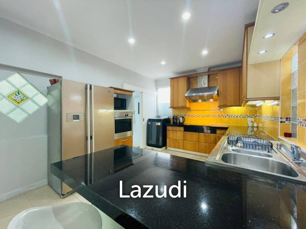 5 Bed Pattaya Pool Villa  for Sale