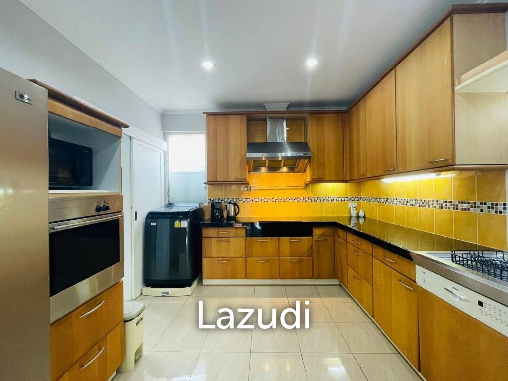 5 Bed Pattaya Pool Villa  for Sale