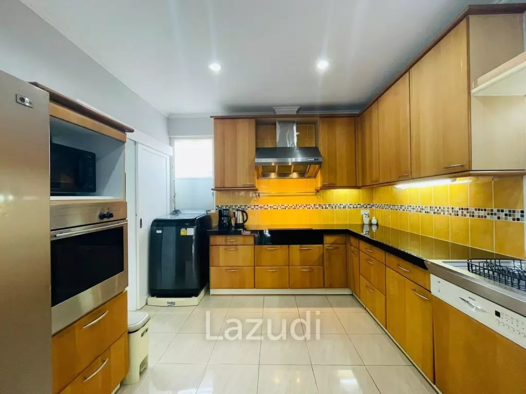 5 Bed Pattaya Pool Villa  for Sale