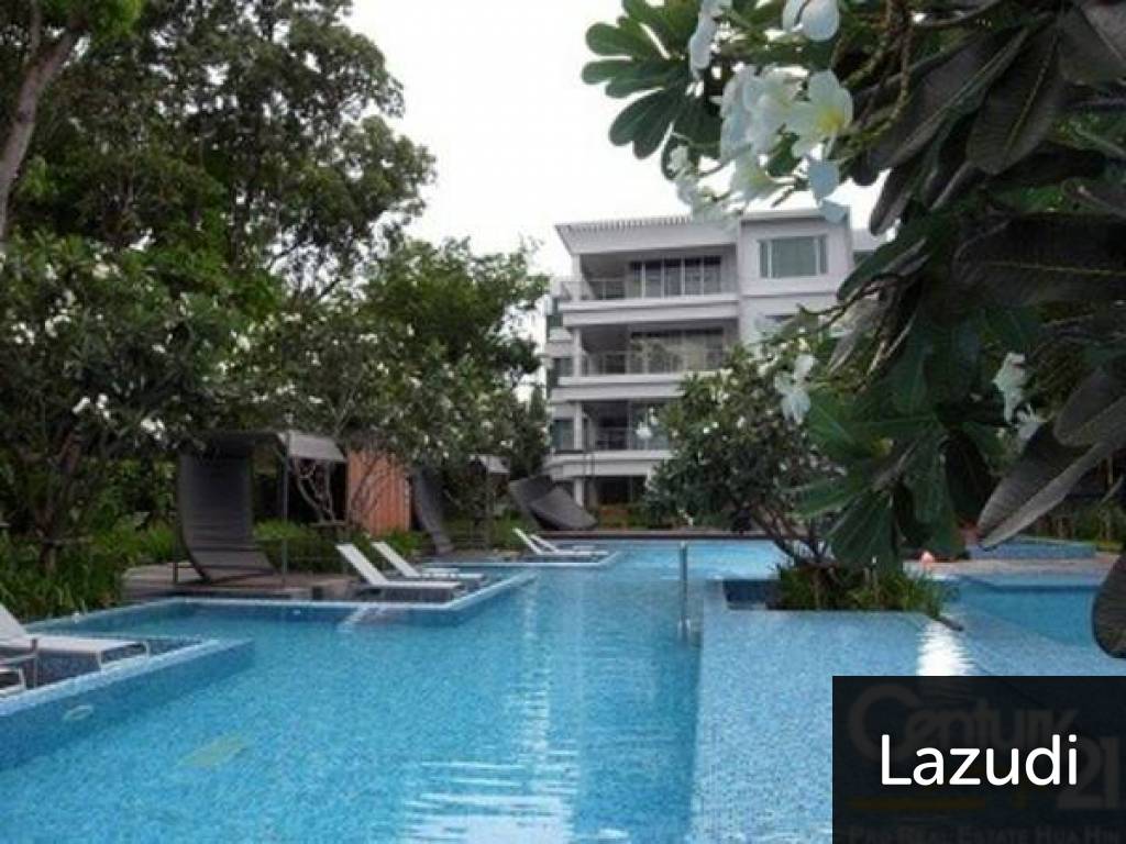 2 Bedrooms Beachfront Condo for Sale in Town