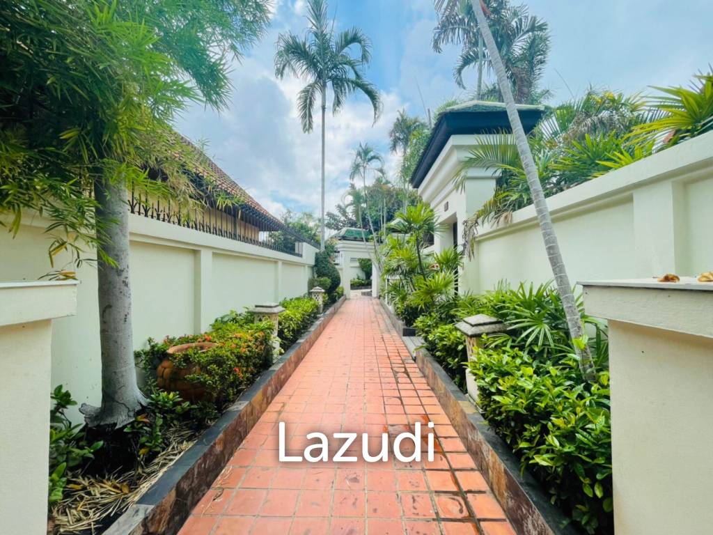Jomtien Beach Pool Villa for Sale in Pattaya