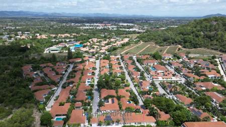 RED MOUNTAIN BOUTIQUE : Great Value 3 Bed Pool Villa