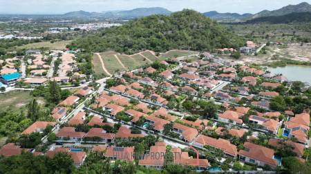 RED MOUNTAIN BOUTIQUE : Great Value 3 Bed Pool Villa
