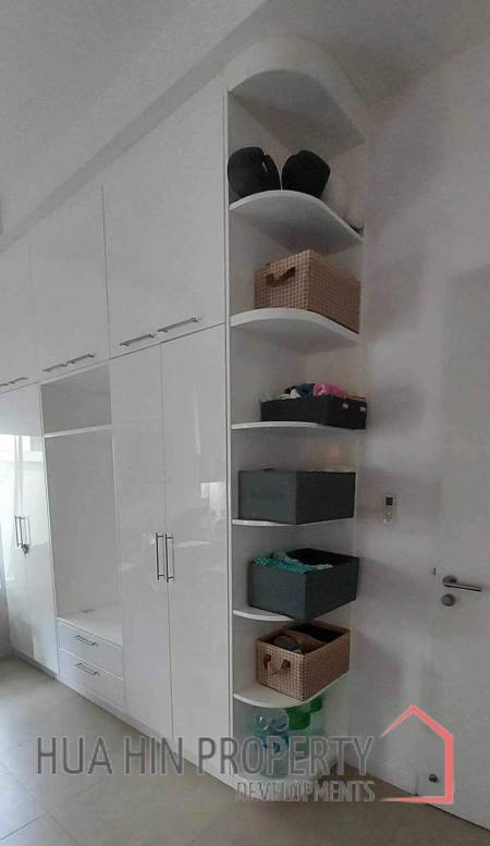 RED MOUNTAIN BOUTIQUE : Great Value 3 Bed Pool Villa