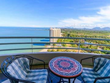 3 Bedroom Condo Sea View