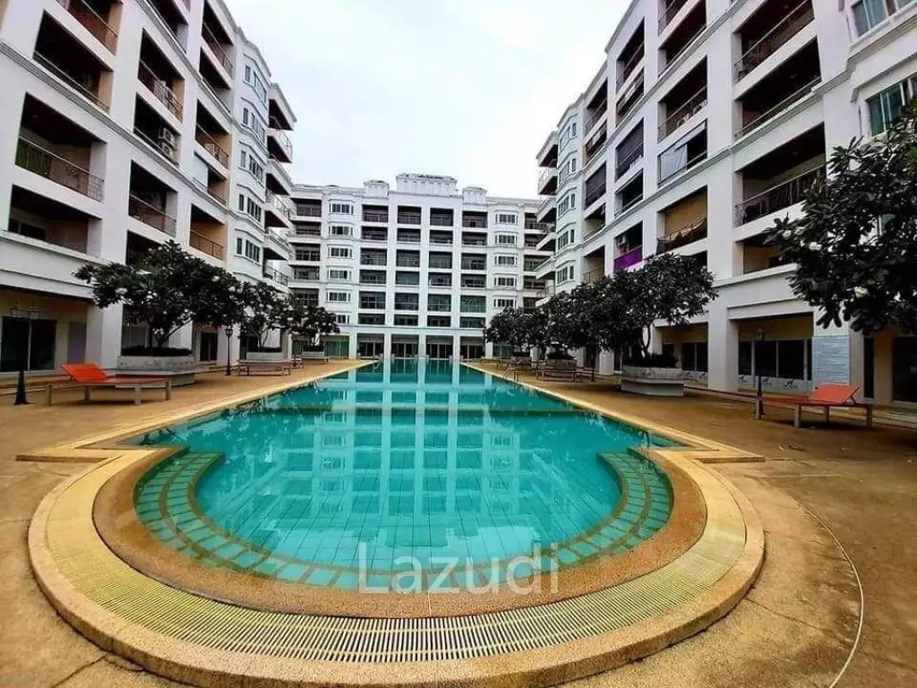 Large Studio for Sale in T.W. Condo Jomtien