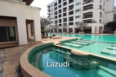 Large Studio for Sale in T.W. Condo Jomtien