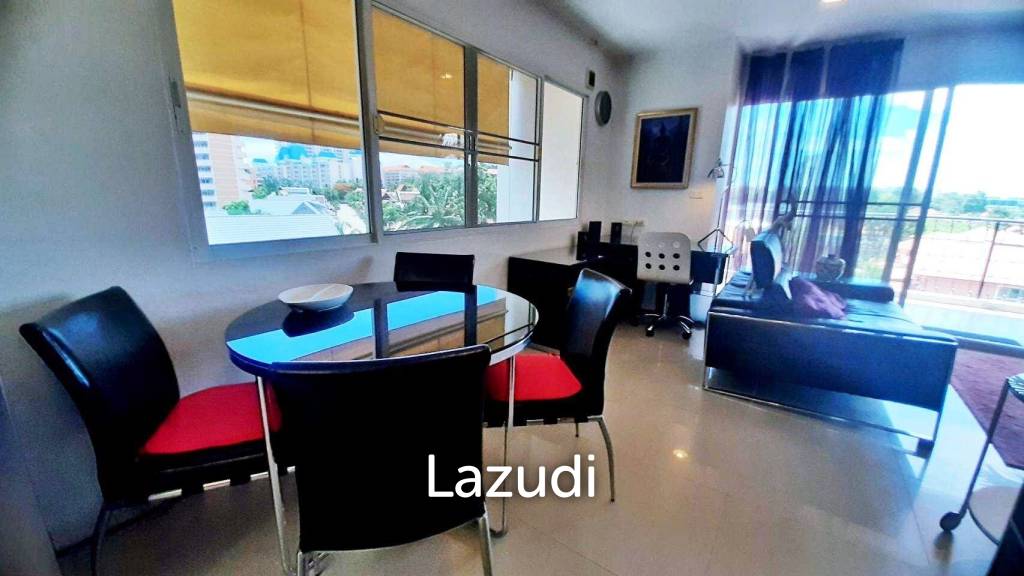 Large Studio for Sale in T.W. Condo Jomtien