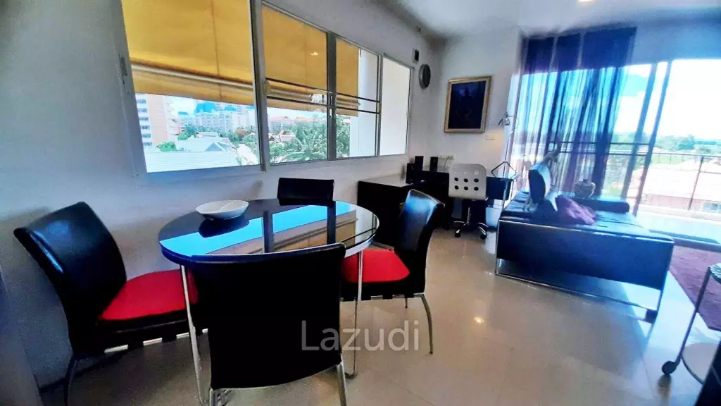 Large Studio for Sale in T.W. Condo Jomtien