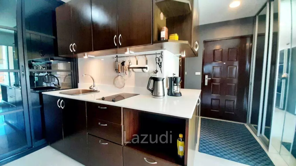Large Studio for Sale in T.W. Condo Jomtien