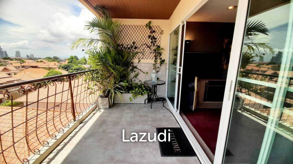 Large Studio for Sale in T.W. Condo Jomtien