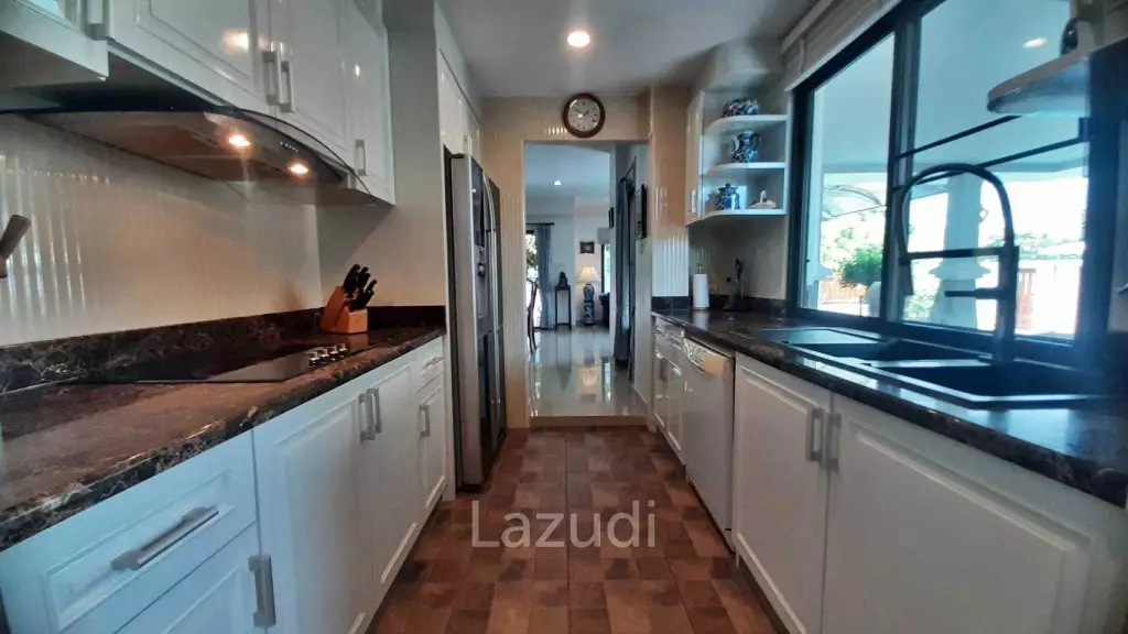 Chaiyapruek Pool House for Sale in Pattaya