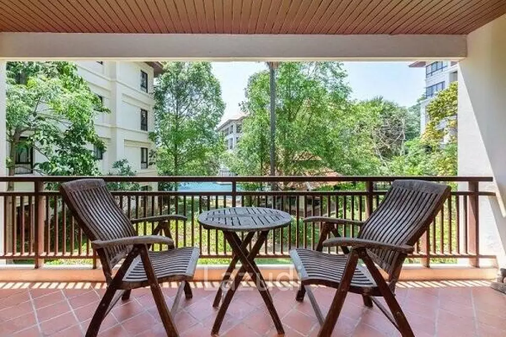 SANTI PURA : Luxury Penthouse Beach Side Condo