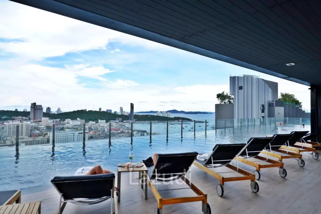 1 Bedroom 1 Bathroom 35 SQ.M. The Base Central Pattaya