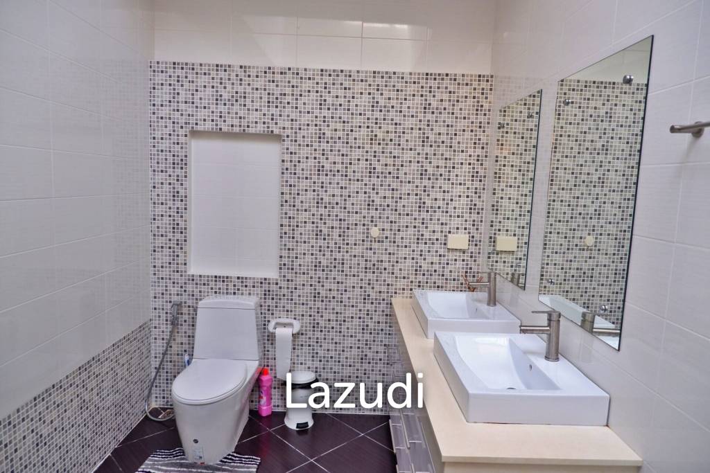 Dream House with Pool for Sale in Pattaya