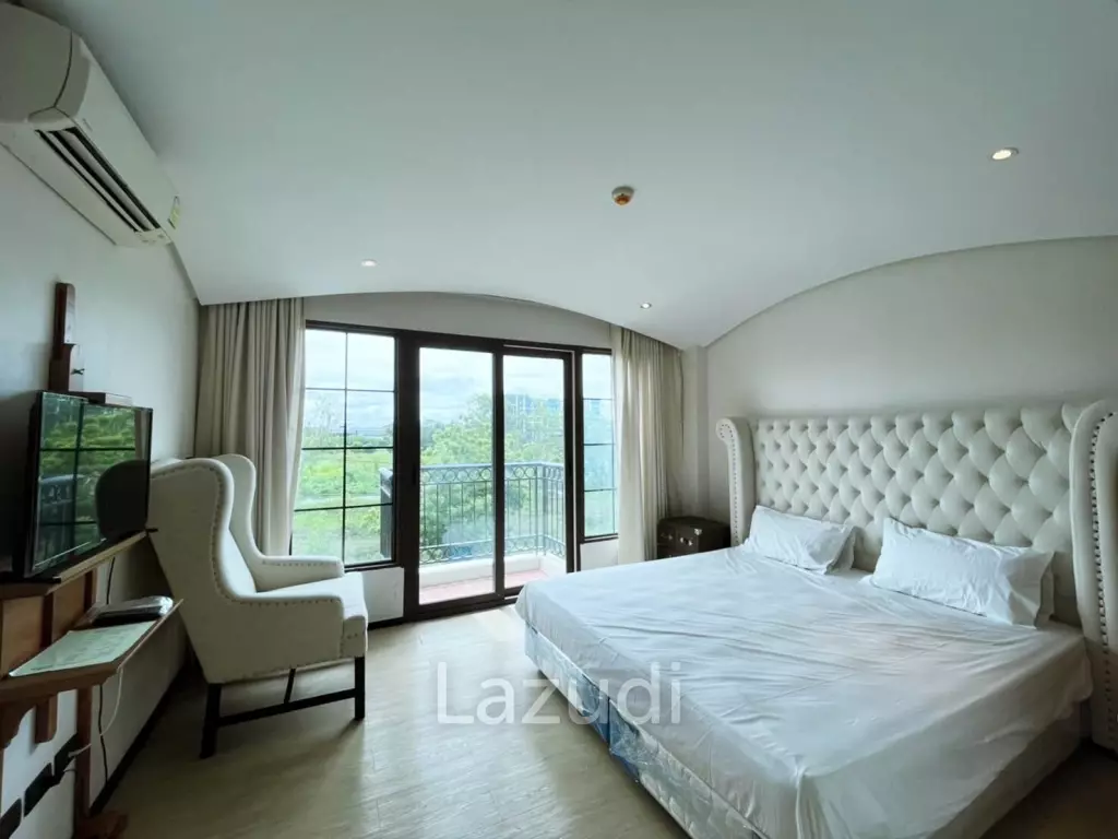 Studio 1 Bathroom 24 SQ.M. The Venetian Signature Condo Resort