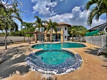 Private 2 Storey House for Sale in Jomtien