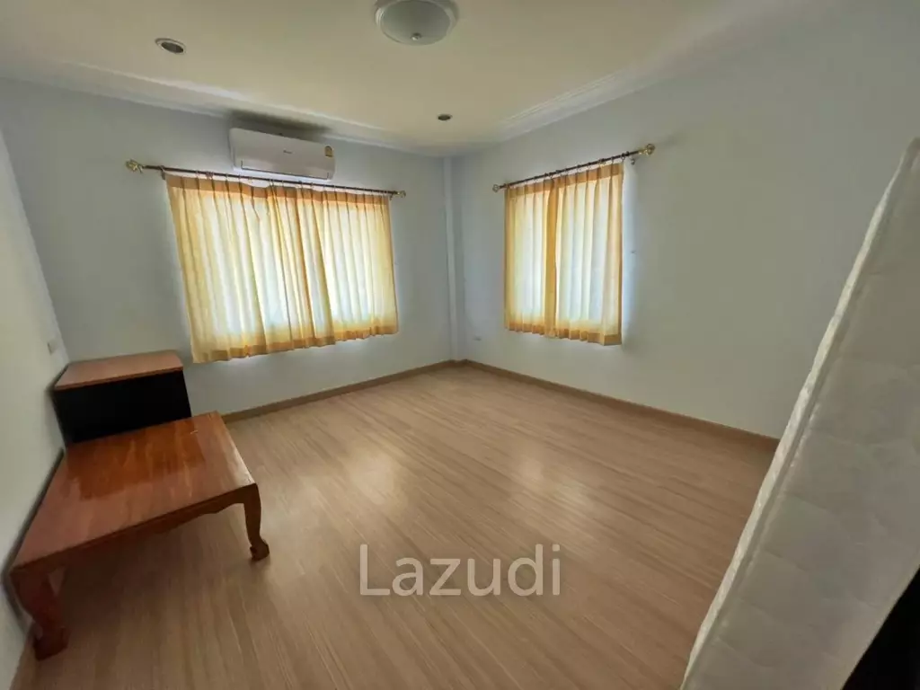 House in East Pattaya with 3 Bedrooms for Sale