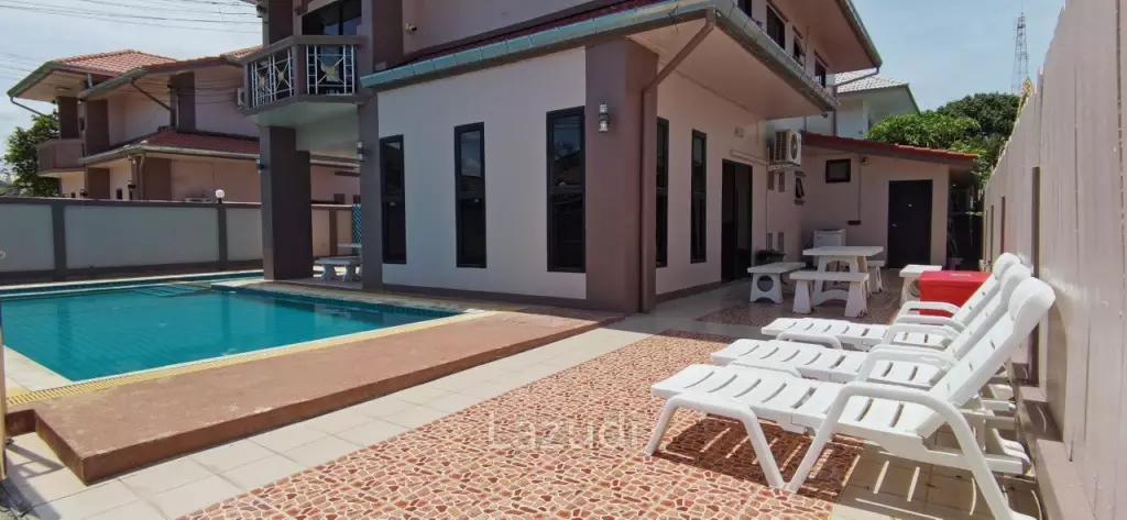 Pool Villa House in Jomtien Pattaya for Sale