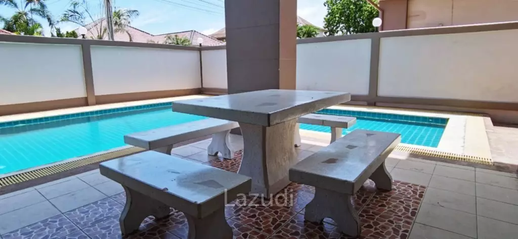 Pool Villa House in Jomtien Pattaya for Sale