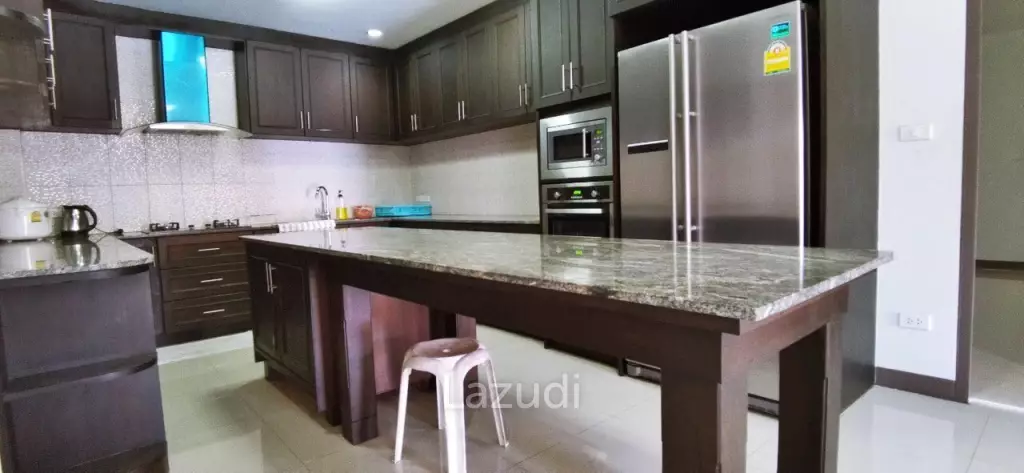 Pool Villa House in Jomtien Pattaya for Sale