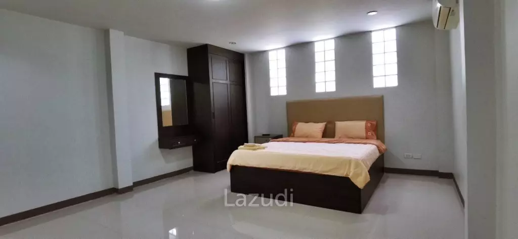 Pool Villa House in Jomtien Pattaya for Sale