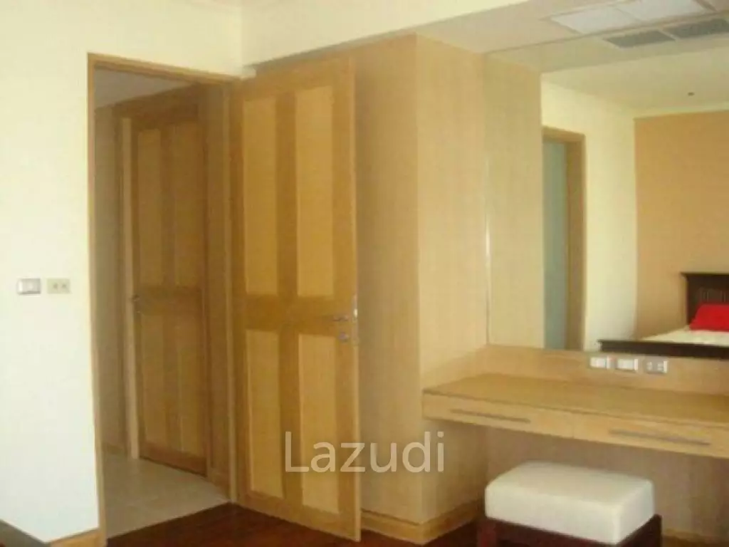 Spacious two Bedroom Condominium In North Hua Hin