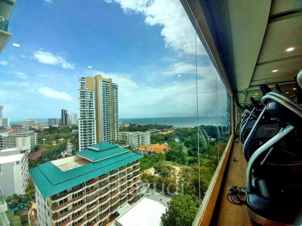 Pratumnak Hill Cosy Beach View Condo for Sale