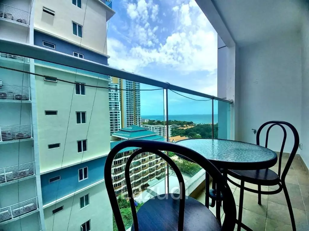 Pratumnak Hill Cosy Beach View Condo for Sale