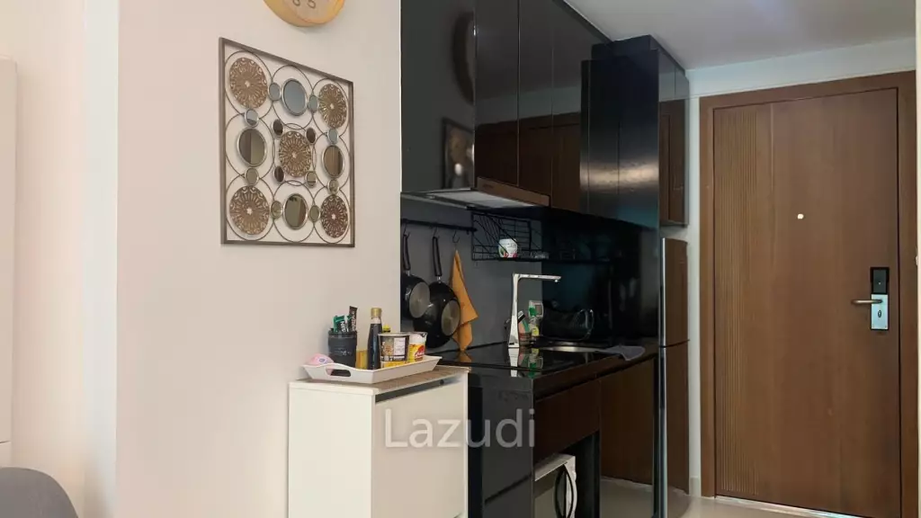 Studio Condo at Club Royal Wong Amat for Sale
