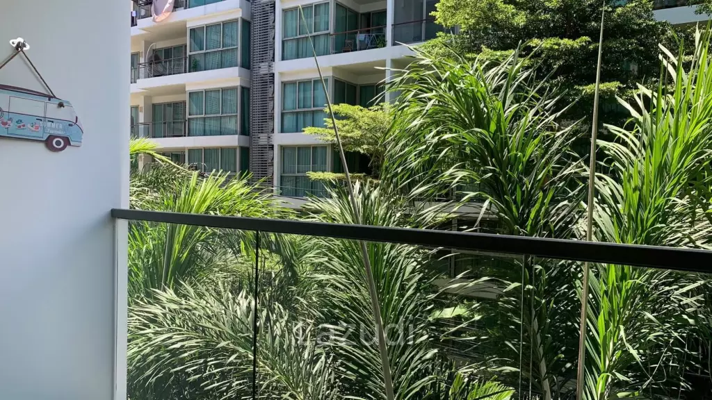 Studio Condo at Club Royal Wong Amat for Sale
