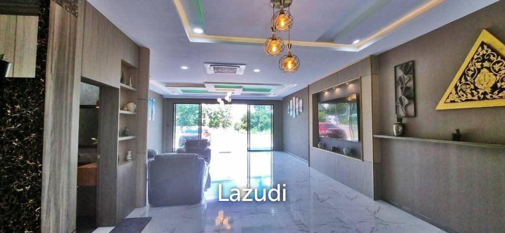 3 Storey House for Sale in Mabprachan Lake