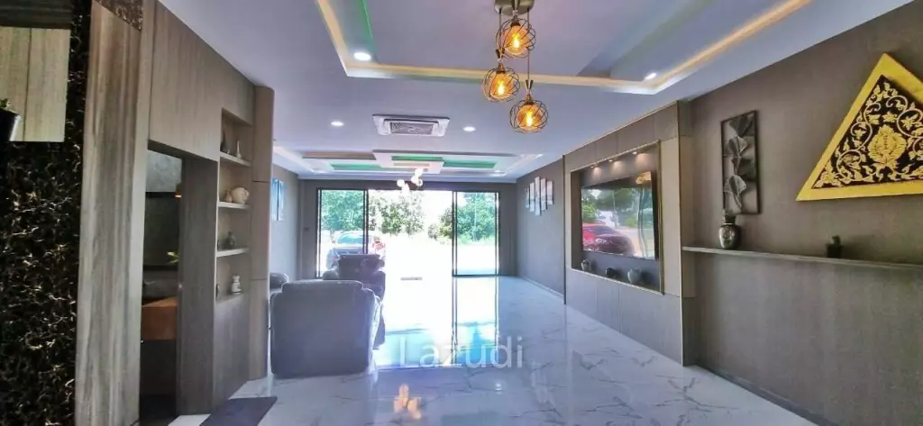 3 Storey House for Sale in Mabprachan Lake